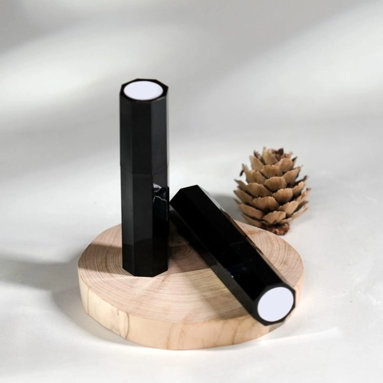 Customizable lipstick tubes