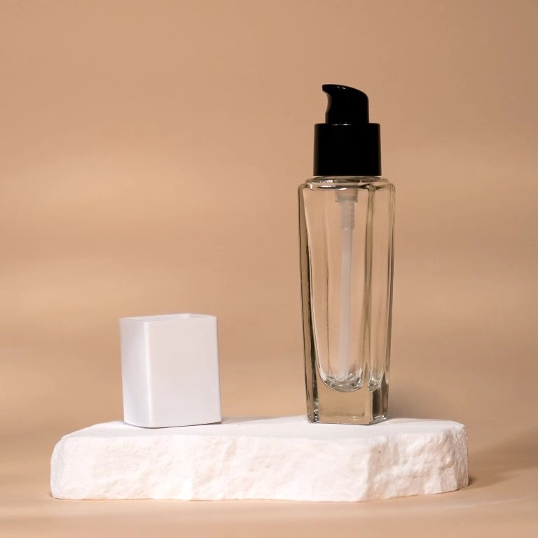 Refillable liquid foundation bottles