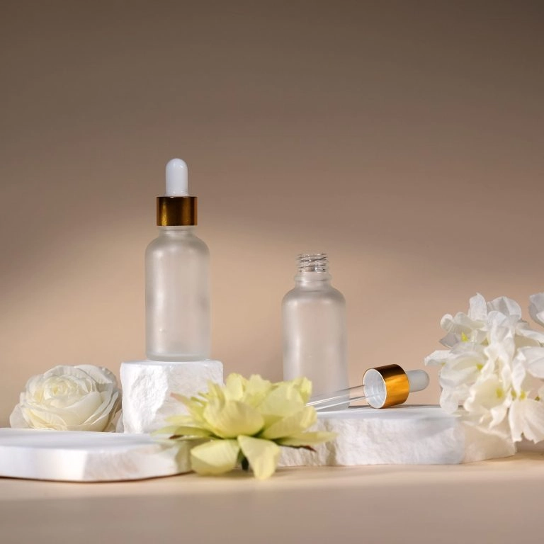 30ml Matte White Frosted Essential Oil Bottle with Gold Dropper-2