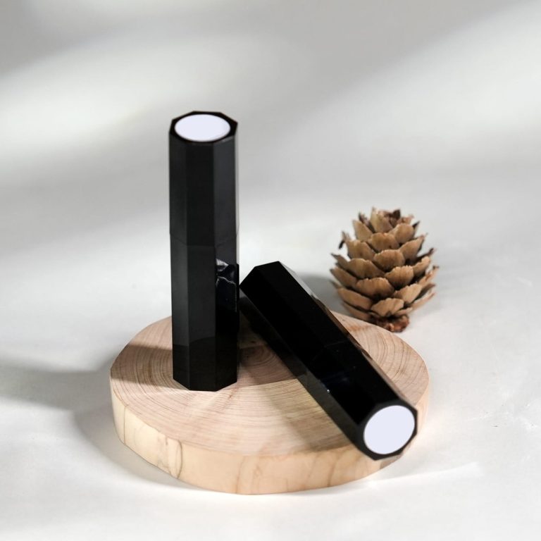 Customizable lipstick tubes