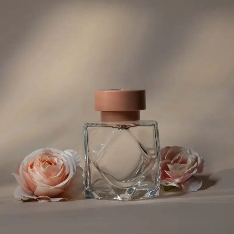 Perfume Glass Bottles 2026 Trends in Luxury Square, Gradient & Diamond-Shaped Designs